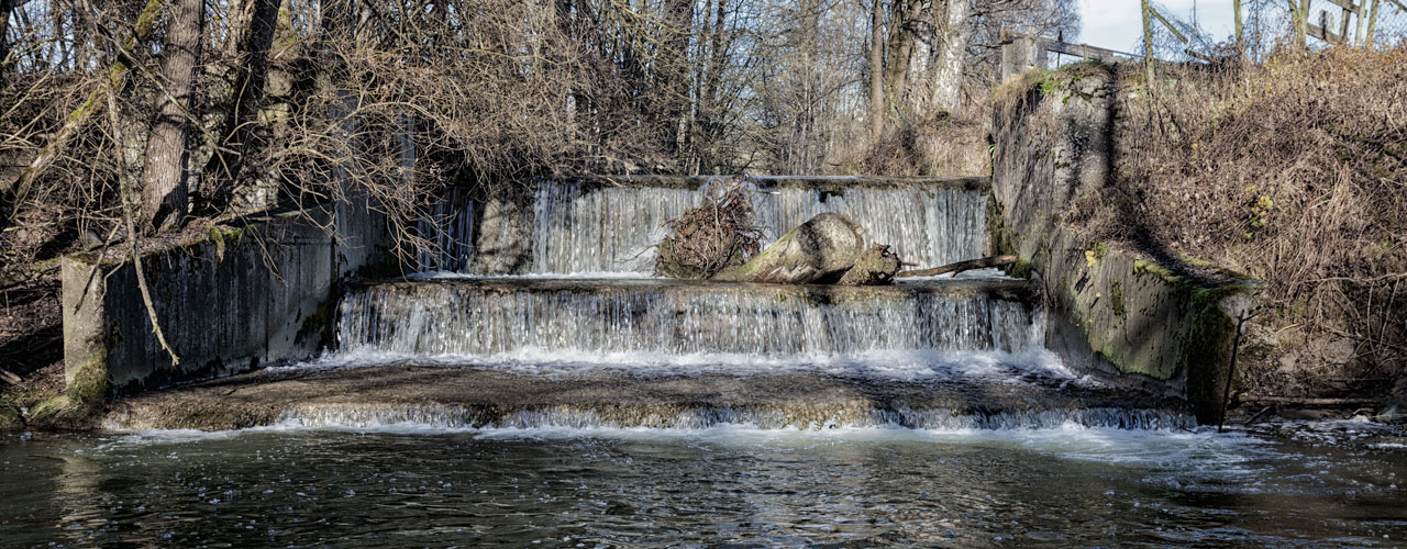 Querverbauung im Fluss